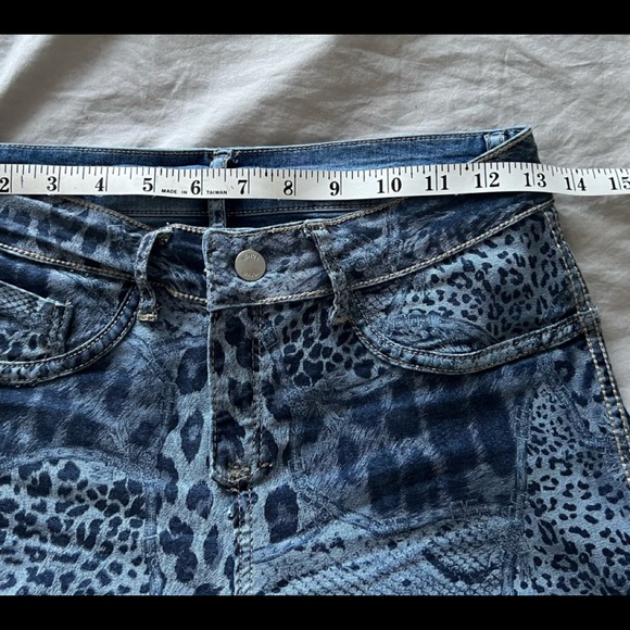 Venus Animal Print Jeans-Reversible - Picture 7 of 8